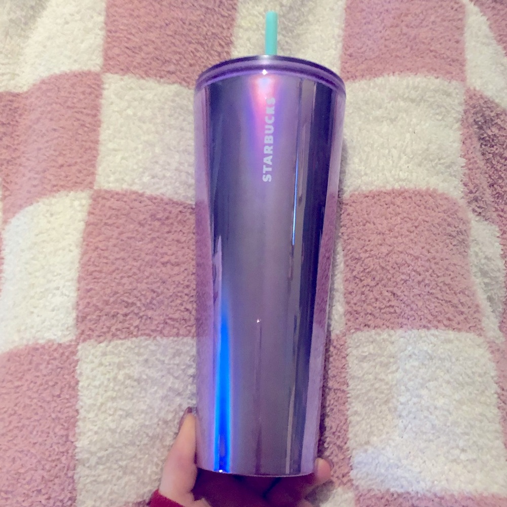 Brand New Starbucks Cup in Chrome Purple 24oz Venti